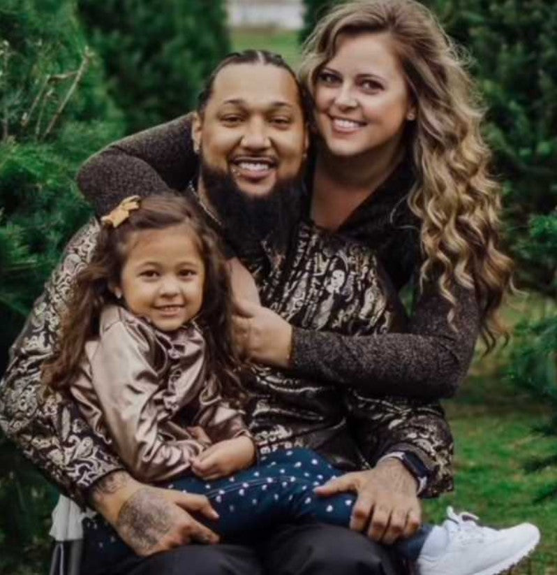 Father Who Uses Wheelchair Defies the Odds & Wows Crowd in Special Daddy-Daughter Dance