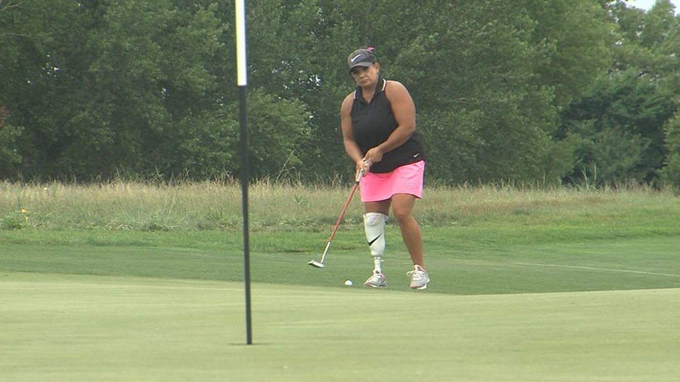 'Everybody knows the one-legged lady': Sedlak finds success on the links - KSNB